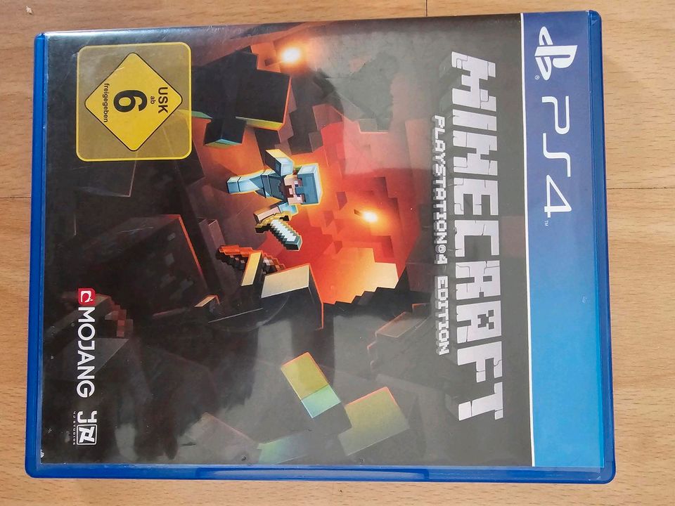 Playstation PS 4 Spiele Minecraft FIFA21 W2K23 in Erftstadt