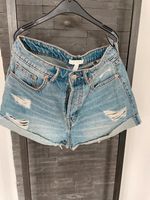 H&M Damen Mädchen Denim Shorts kurze Hose Pants Gr. 38 blau Nordrhein-Westfalen - Gummersbach Vorschau