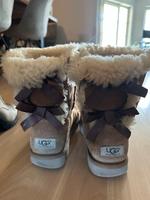 UGG Bailey Bow Größe 39 Hessen - Bad Soden am Taunus Vorschau
