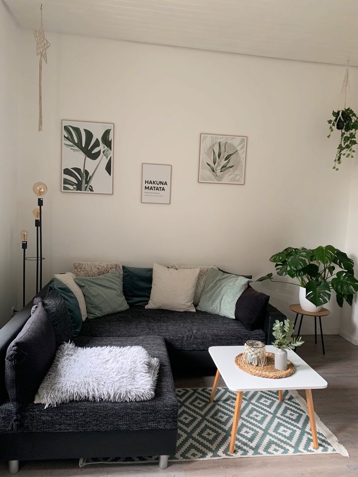 Couch/ Sofa in Coburg