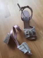 Wunderschöne Miu Miu Pumps/ Sandalen, 7cm, nur 2 Mals getragen München - Sendling Vorschau
