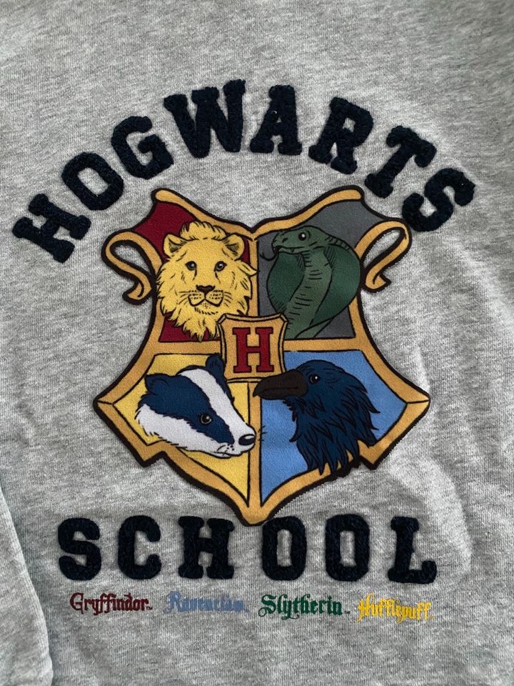 Pullover Harry Potter Hogwarts H&M Gr. 122 128 in Spaichingen