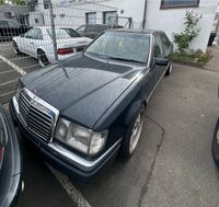 W124 220 E (Tausch) Interieur Mittelrot MB Rostfrei neu Lackiert Niedersachsen - Ronnenberg Vorschau