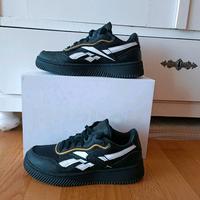 Luxus Reebok Victoria Beckham Sneaker Größe 39 mit Schuhbeutel Niedersachsen - Melle Vorschau