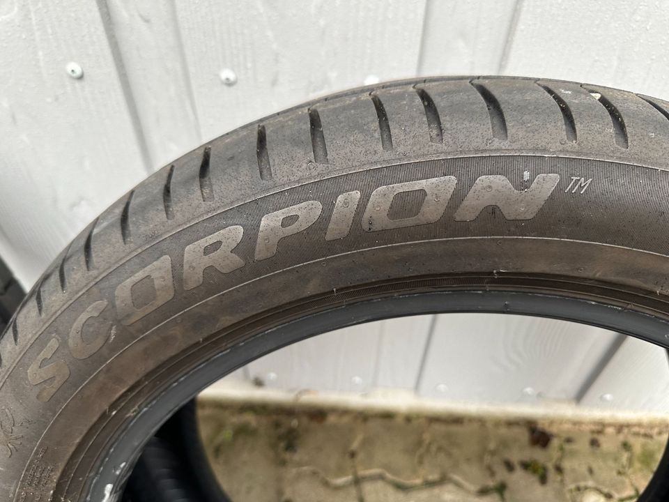 4 Sommerreifen Pirelli Scorpion 255/45 R19 100V (gebraucht) in Alveslohe