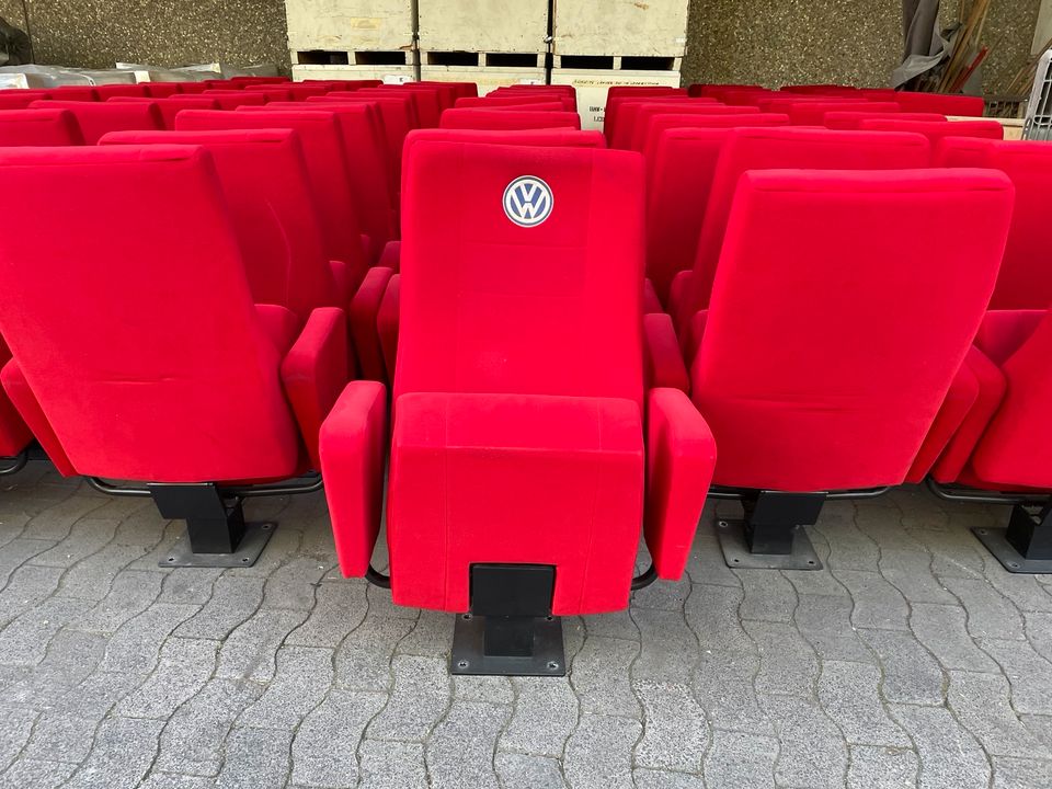 Original Klapp-Stuhl Kinostuhl Kino-Sessel aus VW Volswagen Kino einmalige Rarität Top in Offenbach