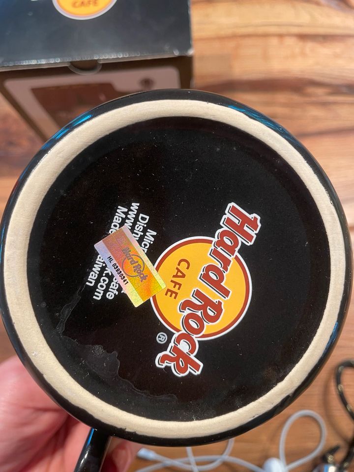 Hard Rock Café Munich Krug Tasse mit Gitarre NEU OVP in Kirchseeon