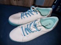 Sneaker mit Blauer Sohle Neu!!! Gr 42 Hessen - Büttelborn Vorschau