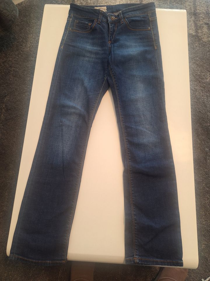 Jeans von MEXX, Blau, Gr. 26 in Langenhagen