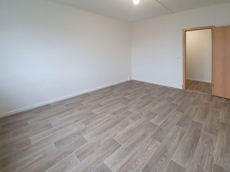 **FRISCH RENOVIERT**4-Zimmer-Wohnung // 2.Etage // Balkon // Bad mit Wanne // ab 15.06.2024 in Leipzig