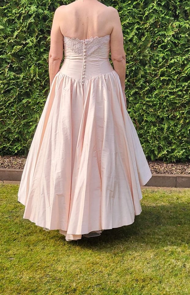 Romantisches Brautkleid, ind. Wildseide Einzelanfertigung Gr. 40 in Falkensee