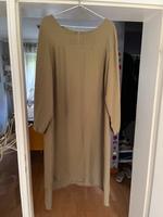 Edles Kleid , mehrlagig, in Khaki Gr. 46 Hannover - Bothfeld-Vahrenheide Vorschau
