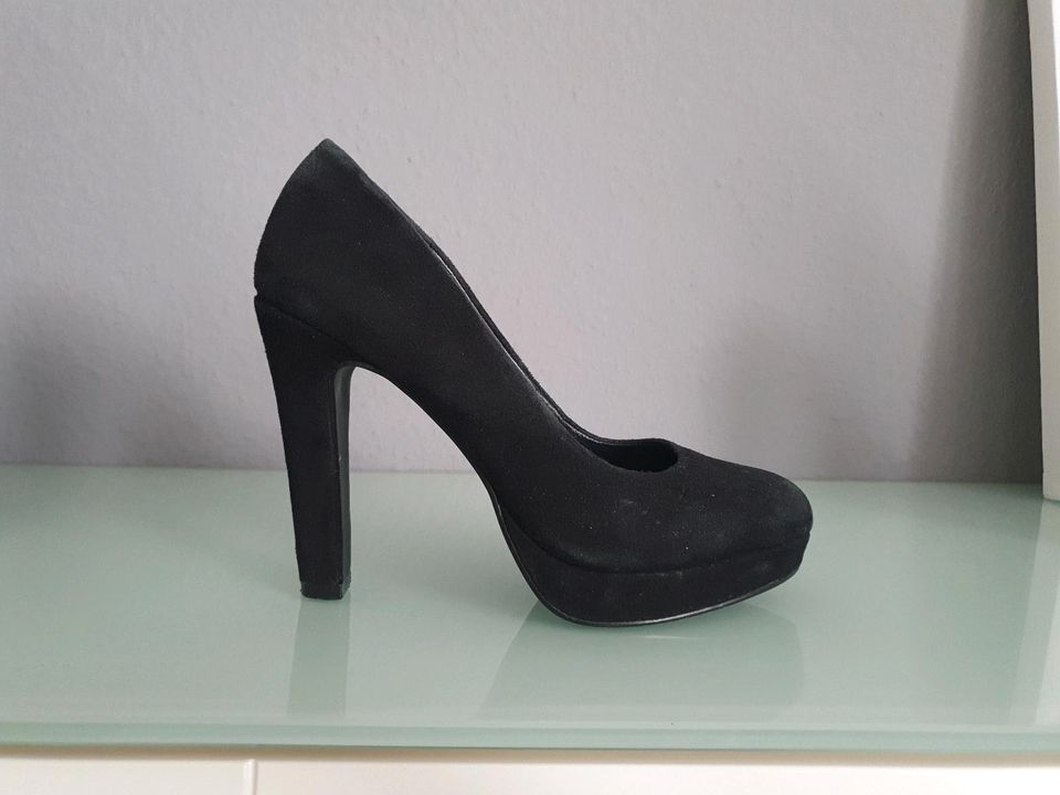 Akira Gr.37 schwarz high heels pumps in Kirchlengern