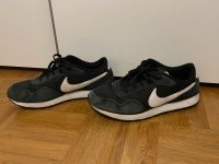 Schwarze Nike Sneaker Gr. 40 Hamburg Barmbek - Hamburg Barmbek-Süd  Vorschau