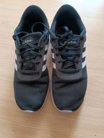 Sehr schöne Adidas Größe 39 1/3 / UK 6  super ++ Sensation Hessen - Linden Vorschau