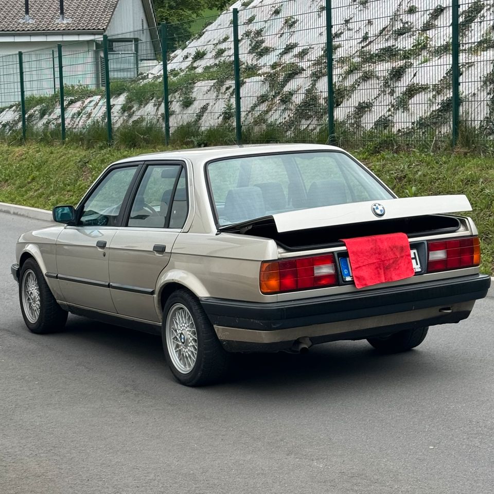 BMW E30 Automatik + TÜV BBS in Darmstadt