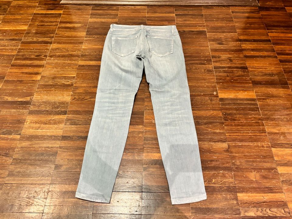 Original Closed Ankle Jeans Hellblau-Silber W26 in Leipzig