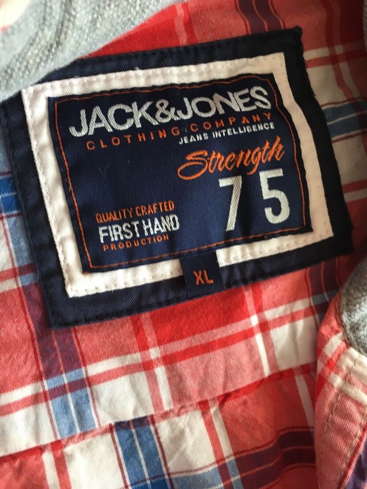 Neuer Pulli Gr L Hemden Jack&Jones Gr L und XL je in Castrop-Rauxel