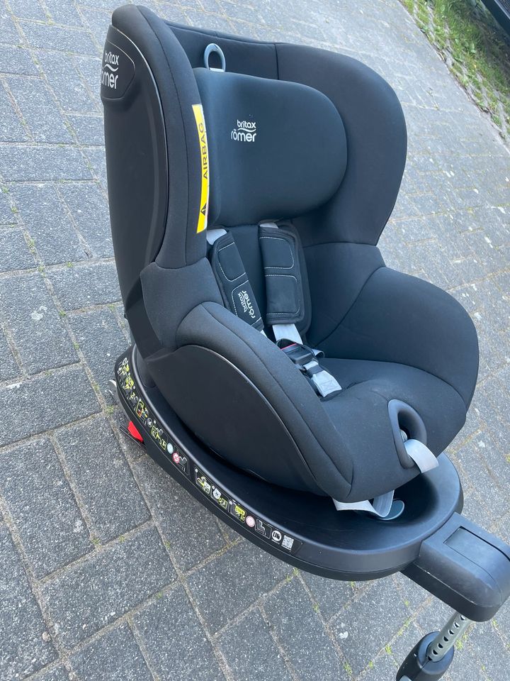 Britax Römer dualfix 2r 360 schwarz in Rostock