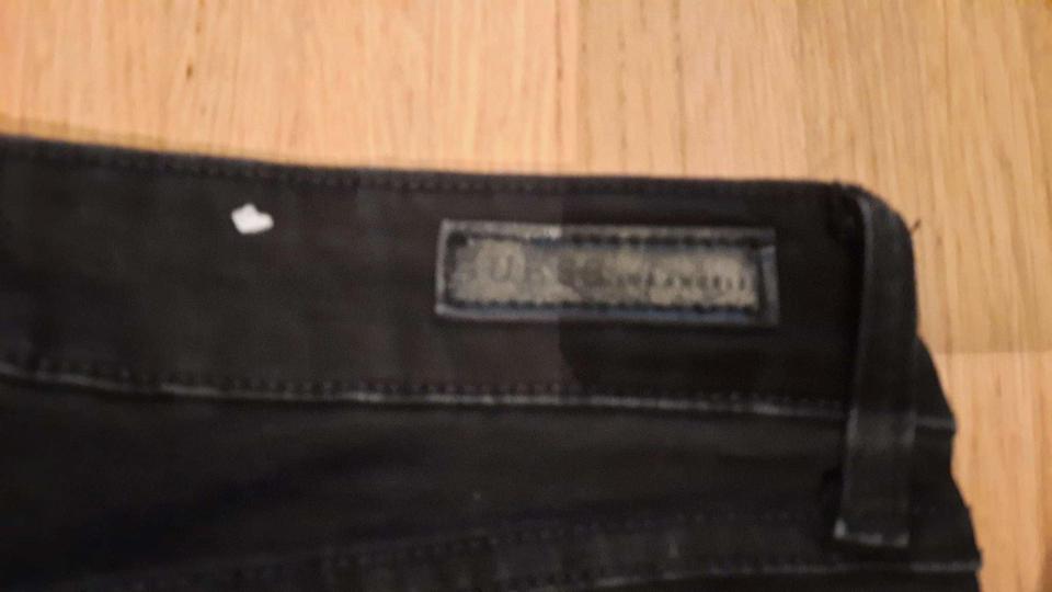 Guess Jeans Marylin 3 ZIP Gr. 27 skinny low neuwertig schwarz in Hamburg