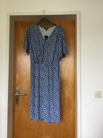 Blauweißes DAMENKLEID mit V AUSSCHNITT Größe XL  = 48 / 50 Rheinland-Pfalz - Pirmasens Vorschau