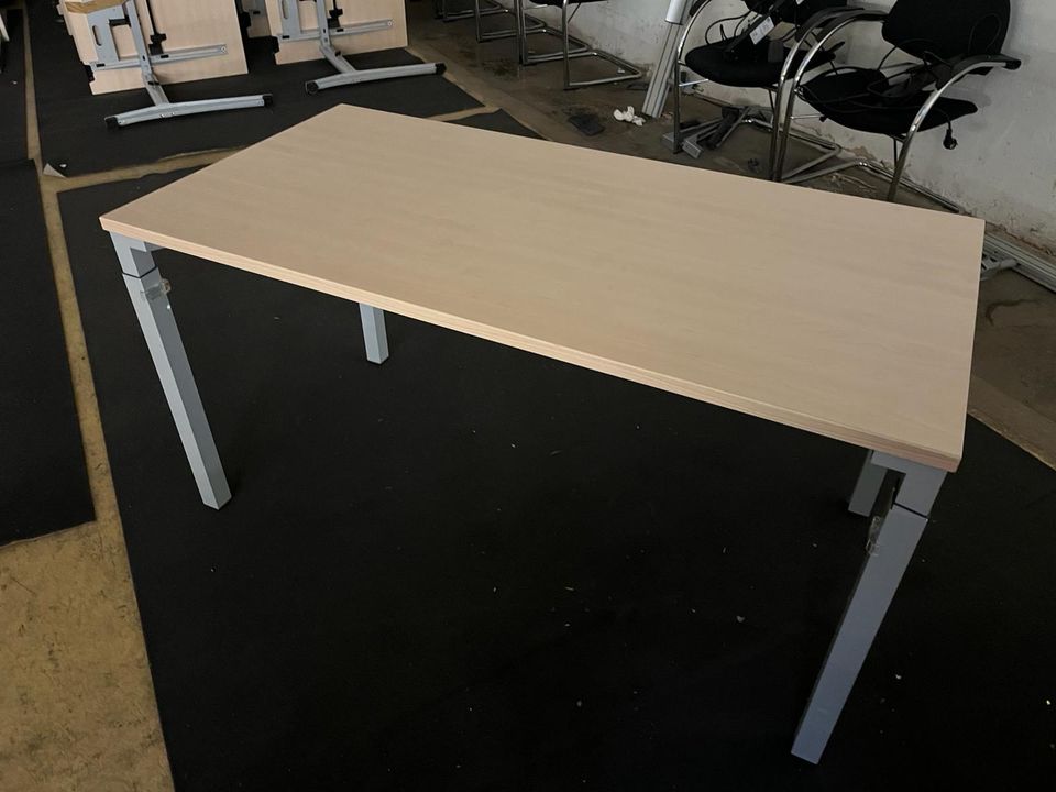 150 x Schreibtisch / Steelcase / Bürotisch / Büroarbeitstisch / Ahorn in Darmstadt