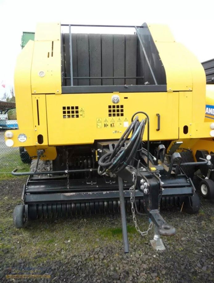 New Holland BR 7070 in Schwalbach