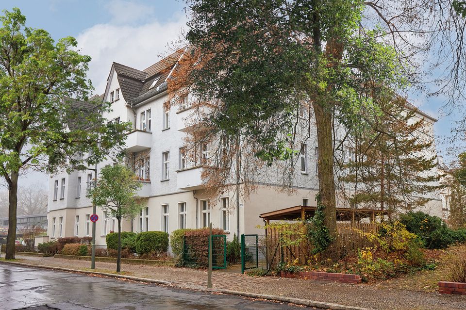 Wunderschöne 2-Zimmerwohnung mit Balkon und Blick ins Grüne  - Keine Käuferprovision! in Berlin