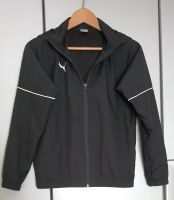 Puma Sportjacke schwarz Gr. 152 Niedersachsen - Hessisch Oldendorf Vorschau