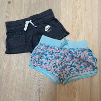 Shorts von Nike, grau 4 €  //  Shorts von kiki&koko, bunt, 1 € Bayern - Grabenstätt Vorschau