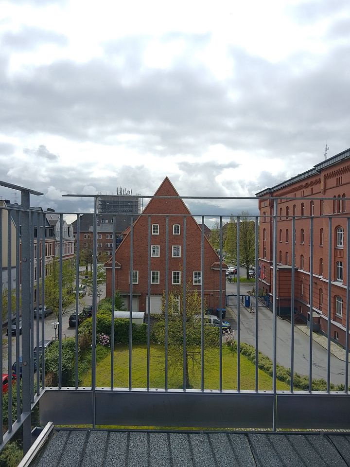 Anfragen NUR per E-Mail. Kleine 2-Zimmer Wohnung mit Blick über die Dächern von Bremerhaven. in Bremerhaven