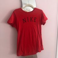 Nike Tshirt in rot in XL Hessen - Friedberg (Hessen) Vorschau