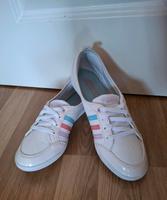 Adidas Ballerina weiß pastell 38 eher 37,5 neuwertig Woman Brandenburg - Blankenfelde-Mahlow Vorschau