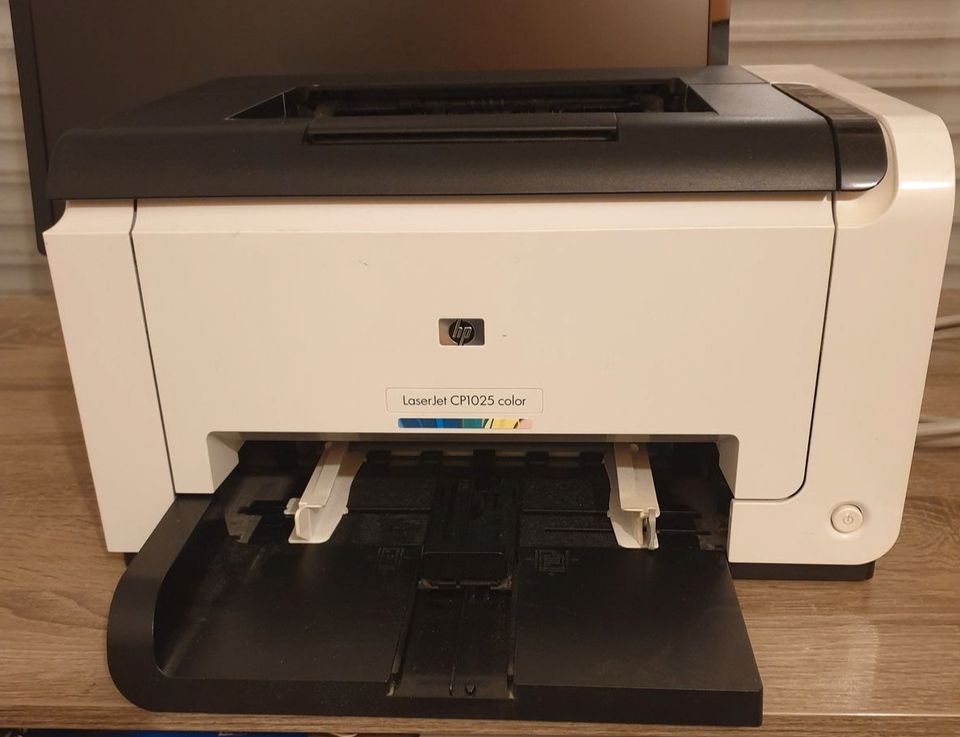 HP Laserjet cp 1025 color inkl. Toner in Kronberg im Taunus