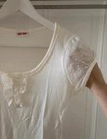 Verspieltes Shirt cremeweiß Spitze Rüschen Mesh Ärmel 36 Berlin - Köpenick Vorschau