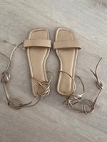 Sandalen Gold Riemchensandalen Römer 41-42 Flach Sommer Strand Nordrhein-Westfalen - Paderborn Vorschau