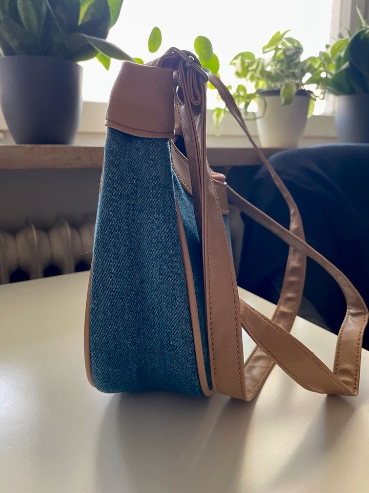 Jeanshandtasche in München