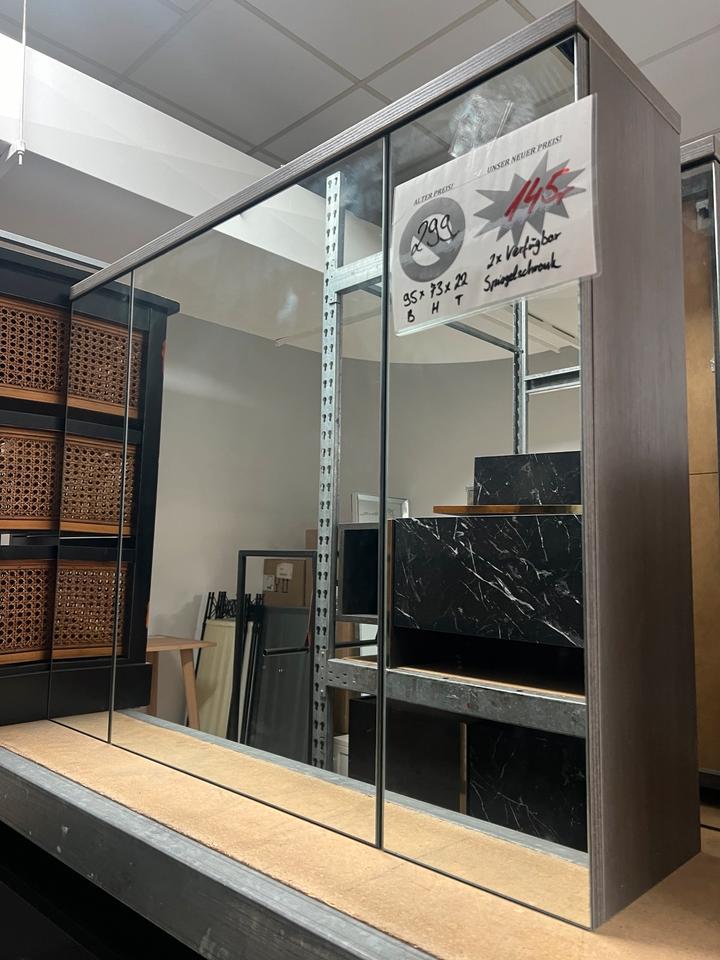 Spiegelschrank Badspiegel Badschrank Spiegel Möbel OP 299€ in Herbstein