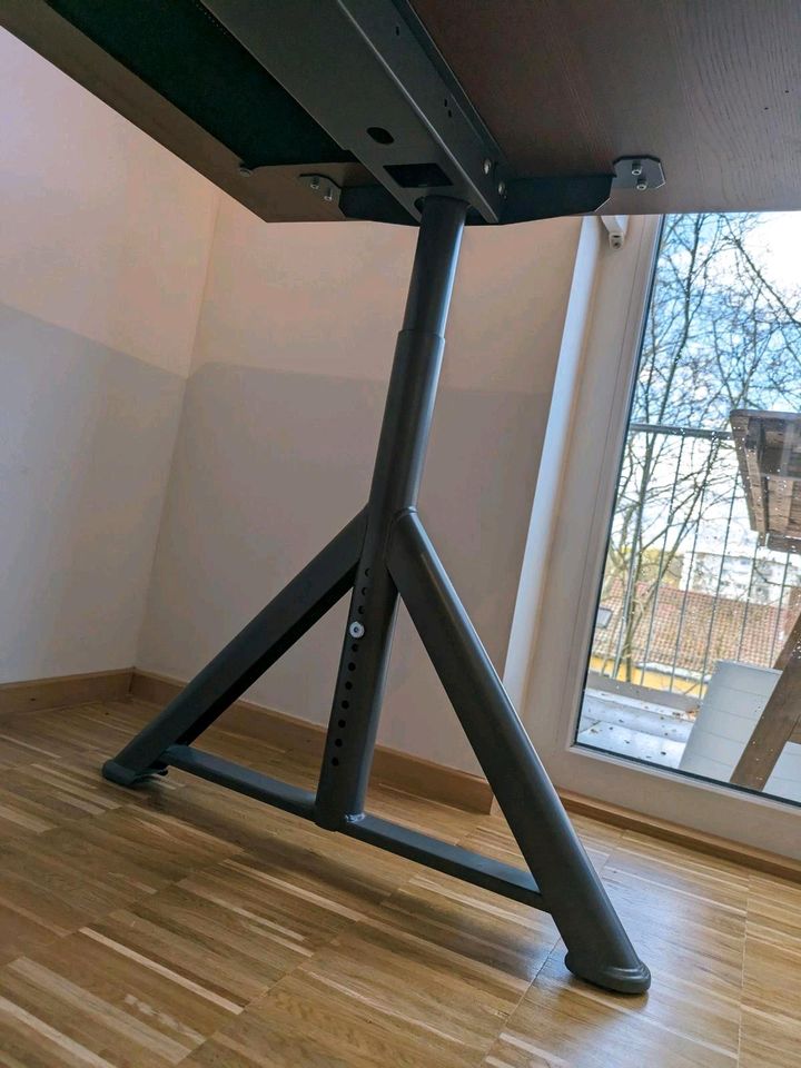 IKEA Idasen höhenverstellbarer Schreibtisch in Mannheim