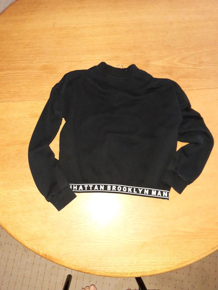 Schwarzes Sweatshirt Gr. 146/152 H&M in Kröpelin