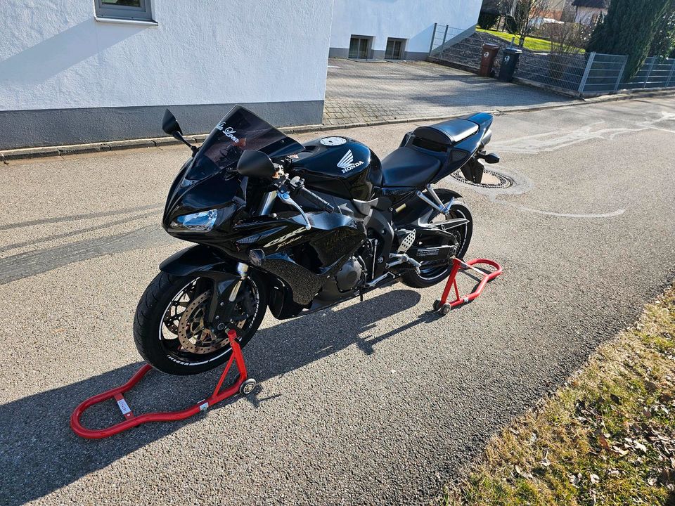 Motorrad, Honda, CBR 1000 RR Fireblade, SC 57, Supersportler, in Reichertshausen