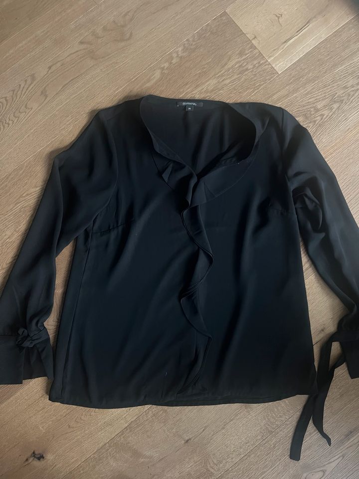 Elegante Chiffon Bluse COMMA Größe 36, schwarz mit Rüschen in Meerbusch