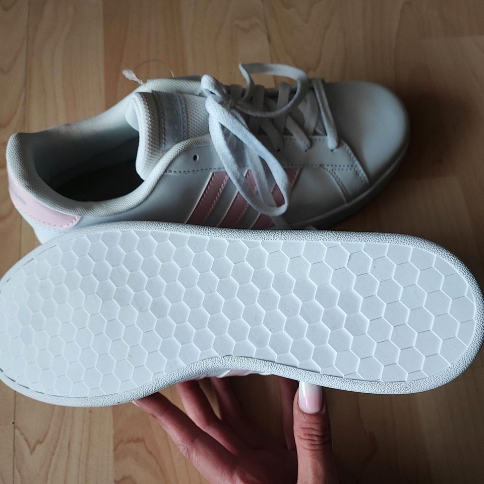 Schuhe Adidas weiß rosa 38 2/3 in Altenstadt Iller