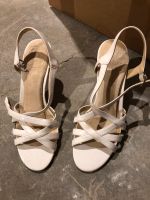 Weiße Riemchen Sandalen / Pumps Eimsbüttel - Hamburg Stellingen Vorschau