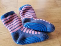 2x Finkid Tapsut Socken mit Antirutsch-Bärentatze 19-22 Schwerin - Medewege Vorschau