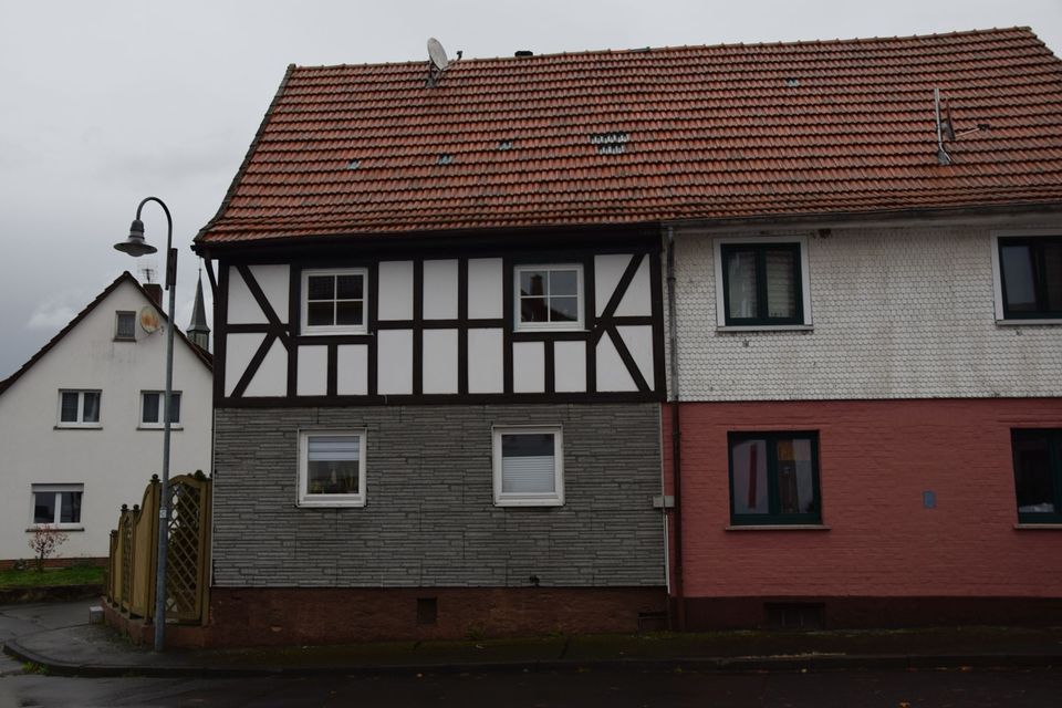 Doppelhaushälfte mit Potential in Lahrbach in Tann