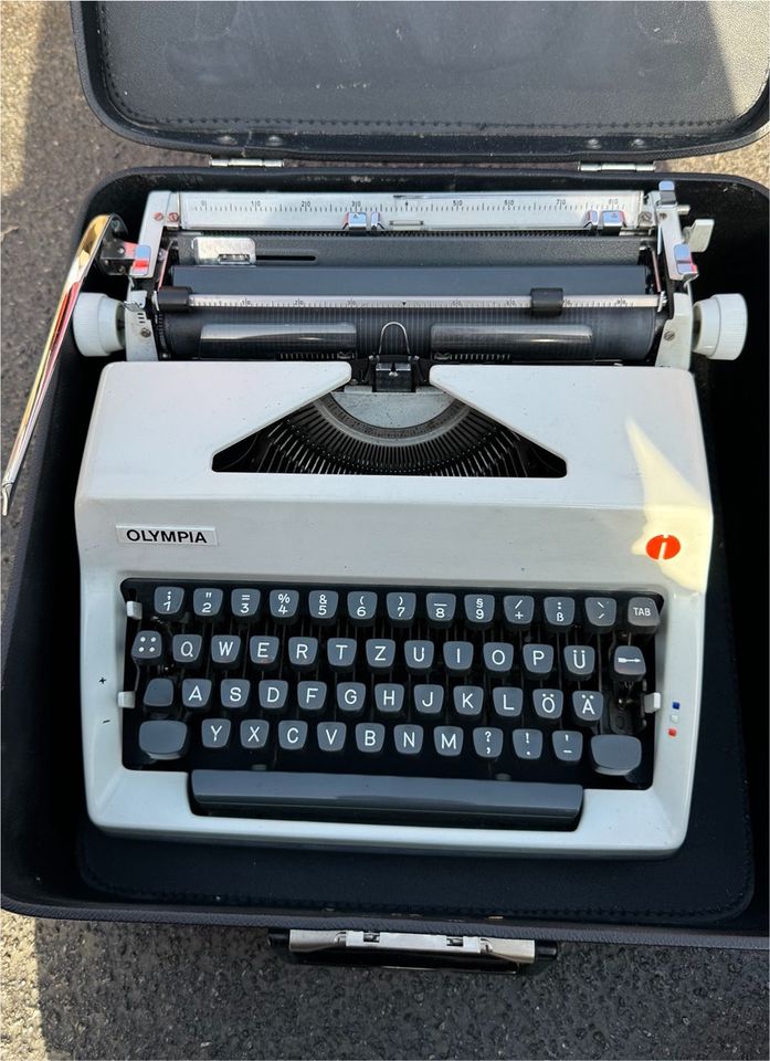 Schreibmaschine Olympia Monica in Frankfurt am Main