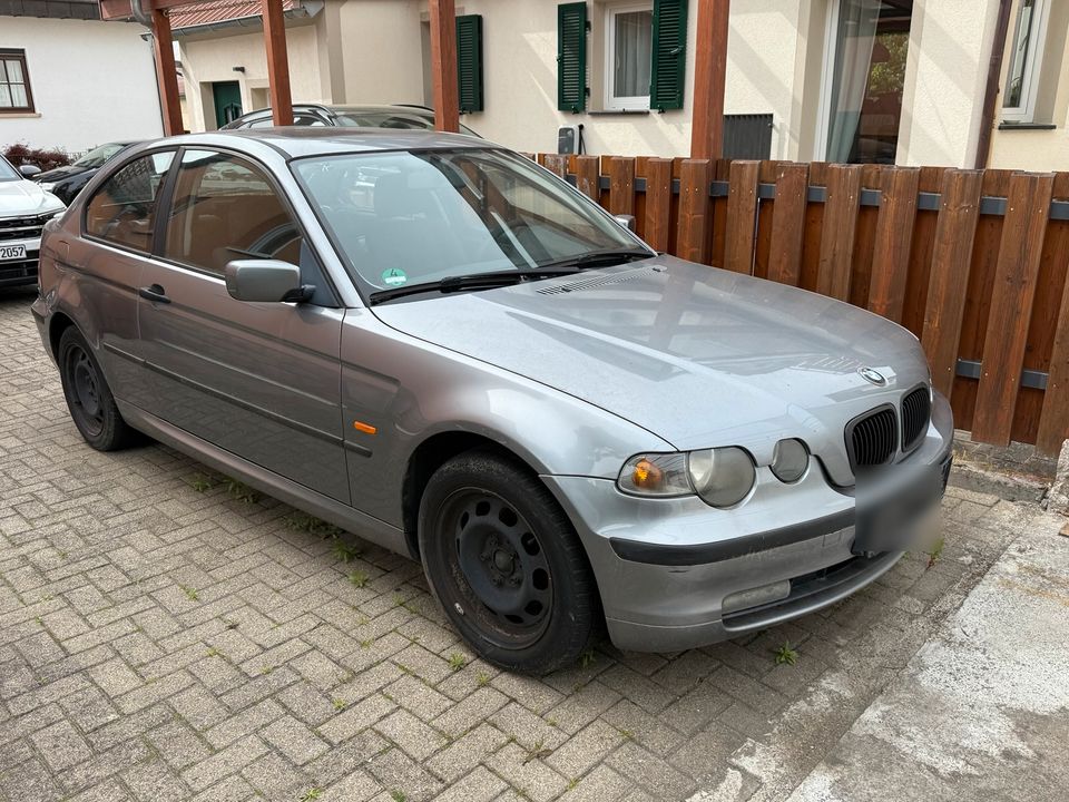                     BMW 316 Ti bj 2004, 8- Fach bereift noch ein Satz Alufelgen