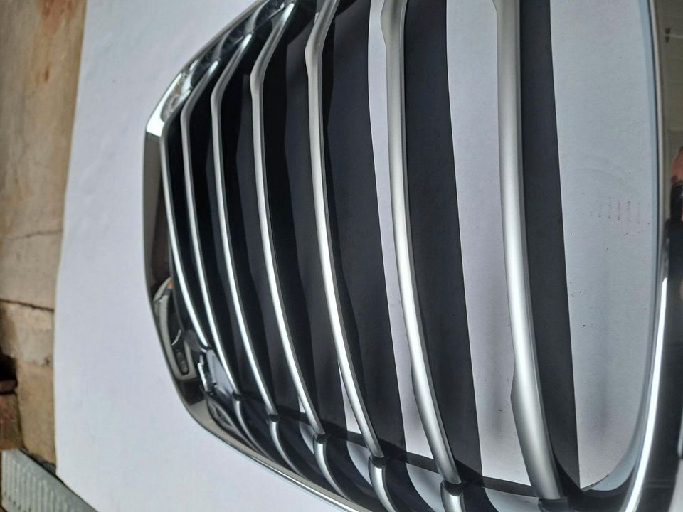 Original  BMW X5 G05 Frontgrill Kühlergrill Niere Kamera  Chrom in Twist