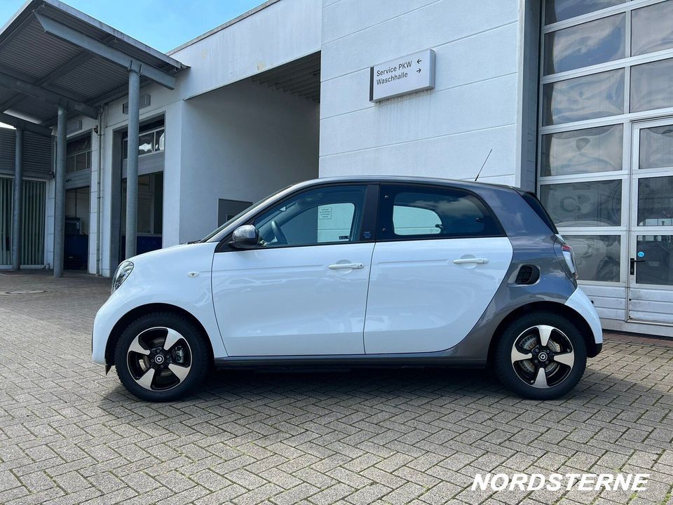 Smart forfour EQ Exclusive 22KW LED Kamera Navi Pano in Neuenkirchen - Merzen